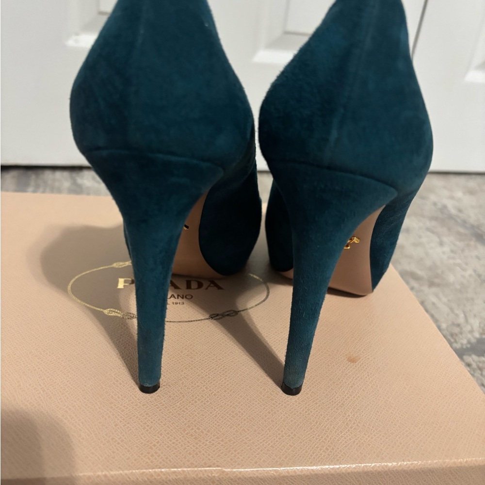 Prada Women's Teal Suede Pumps calzature Donna excellent condition size 38 - Picture 5 of 7